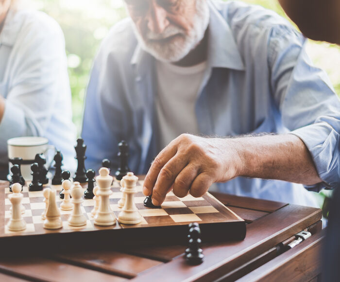 Senioren spielen Schach