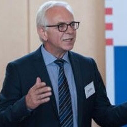 Ehrenamtlicher Gerd Schierenbeck vom Bundesverband Initiative 50Plus