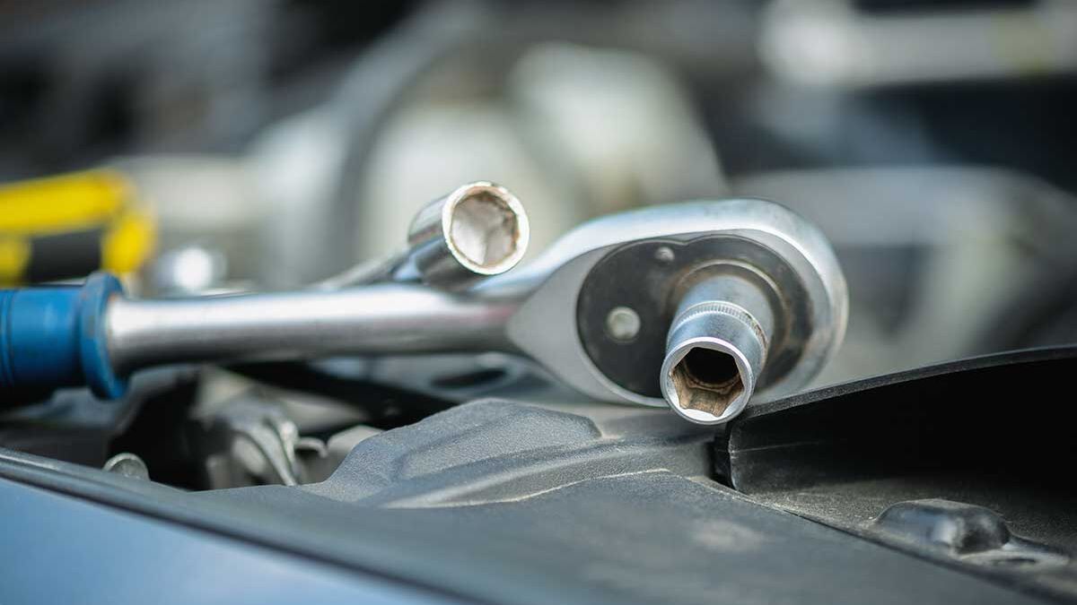 Antrieb eines Treppenlifts in der Wartung