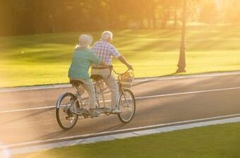 Fitness für Senioren auf dem Tandem