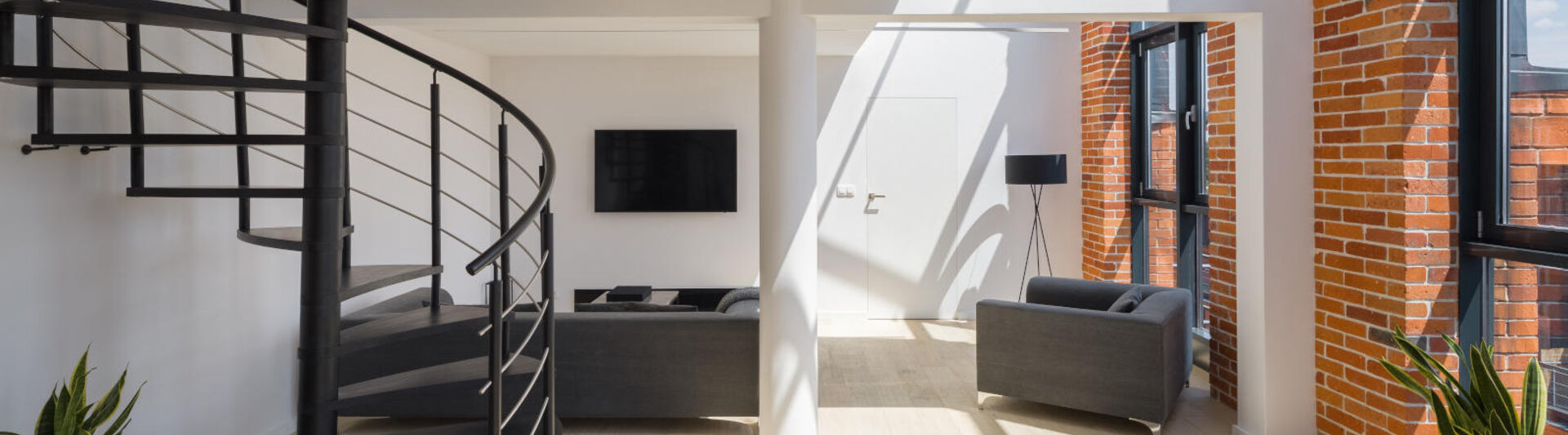Moderne Loft mit Wendeltreppe © Darius Jarzabek - stock.adobe.com