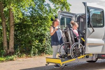 Barrierefrei reisen mit dem Behindertenfahrdienst