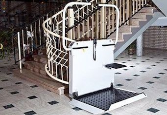 Plateforme élévatrice comme alternative à la chenille Une alternative à la chenille est une plate-forme élévatrice