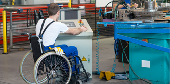 L'inclusion au travail mise en pratique Utilisateurs de fauteuils roulants dans l'entreprise