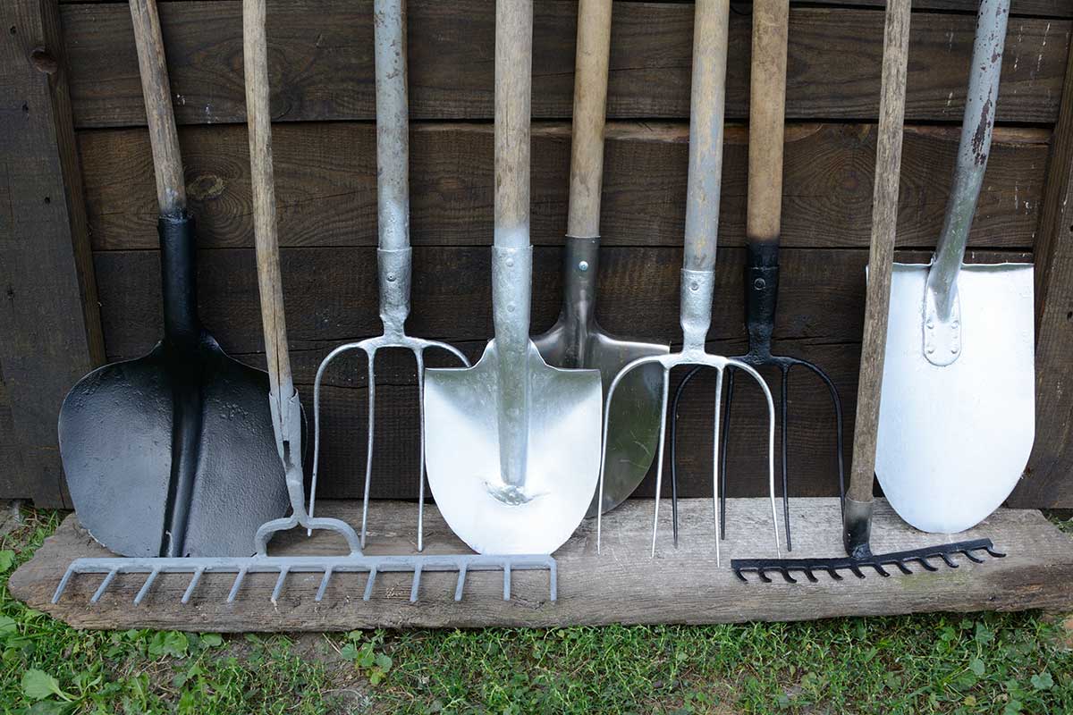 Outils de jardin adaptés au dos pour un jardin accessible de Fiskars.de