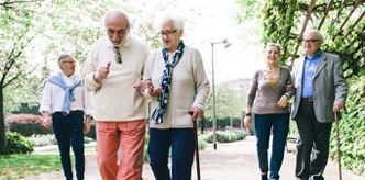 Comment rester en forme dans la vieillesse Fit dans la nature dans la vieillesse
